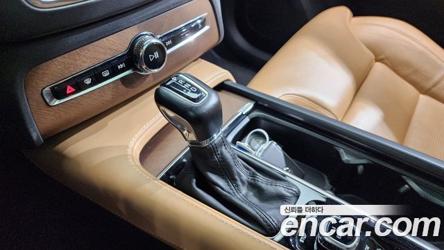 Volvo XC90 2017 — photo 9