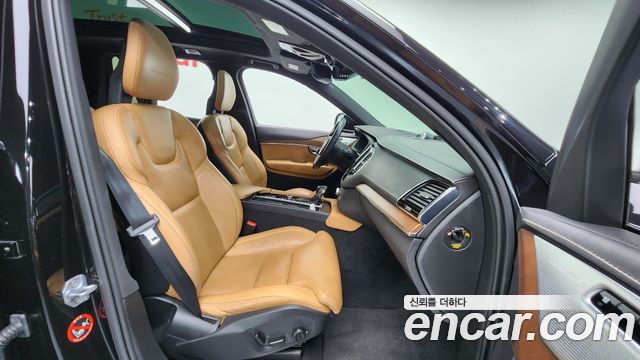 Volvo XC90 2017 — photo 10
