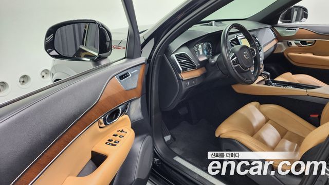 Volvo XC90 2017 — photo 13