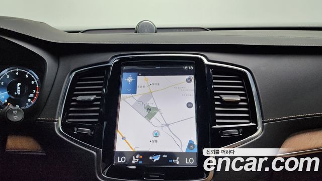 Volvo XC90 2017 — photo 16