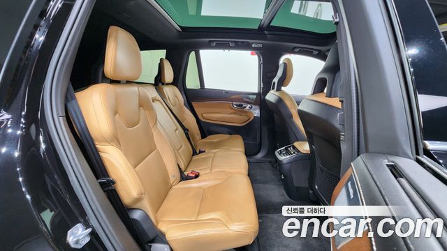 Volvo XC90 2017 — photo 19