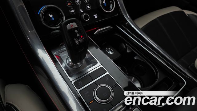 Land Rover Range Rover Sport 2018 — photo 9