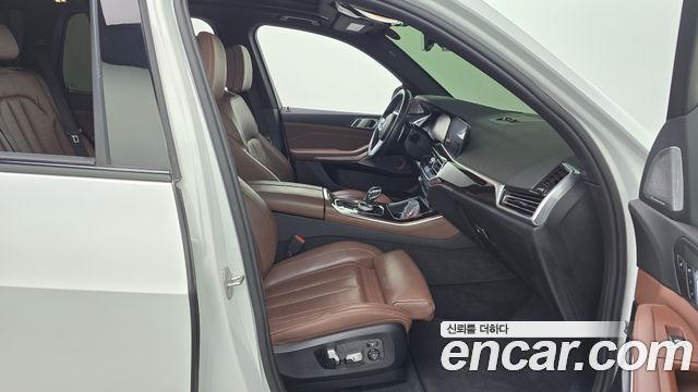 BMW X5 2019 — photo 11