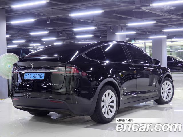 Tesla Model X 2020 — photo 2