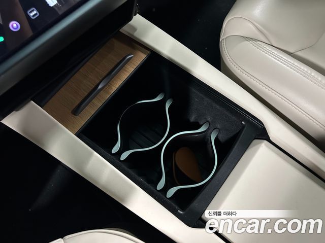 Tesla Model X 2020 — photo 11