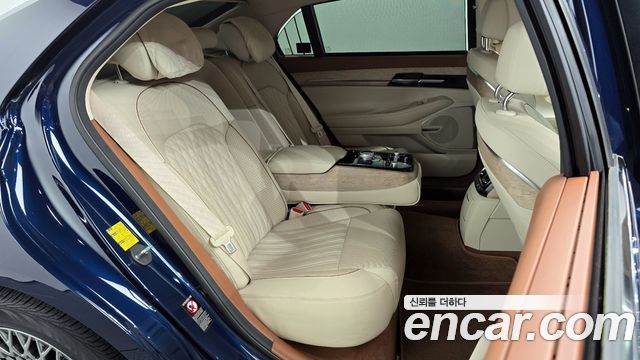 Genesis G90 2019 — photo 12