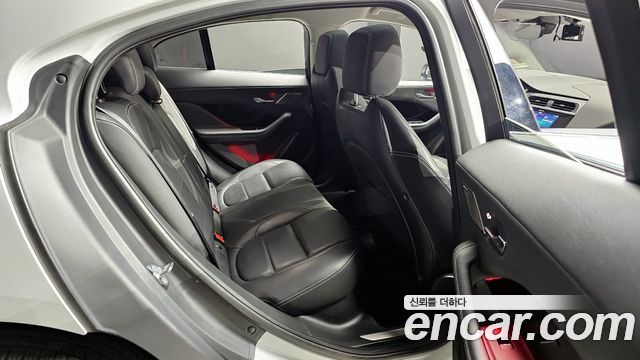 Jaguar I-PACE 2019 — photo 12