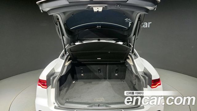 Jaguar I-PACE 2019 — photo 20