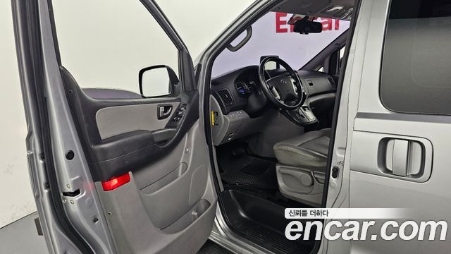 Hyundai Starex 2019 — photo 10