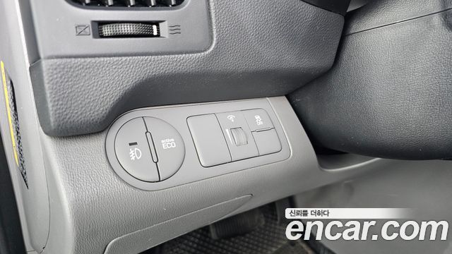 Hyundai Starex 2019 — photo 12