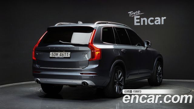Volvo XC90 2018 — photo 2