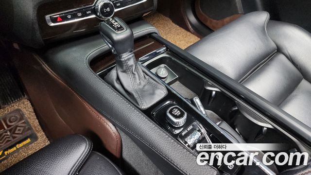 Volvo XC90 2018 — photo 9