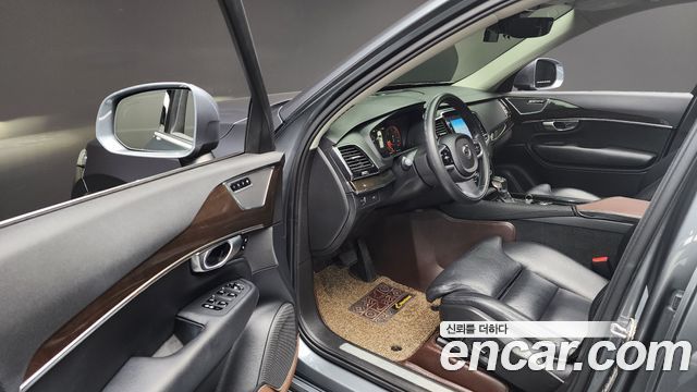 Volvo XC90 2018 — photo 10