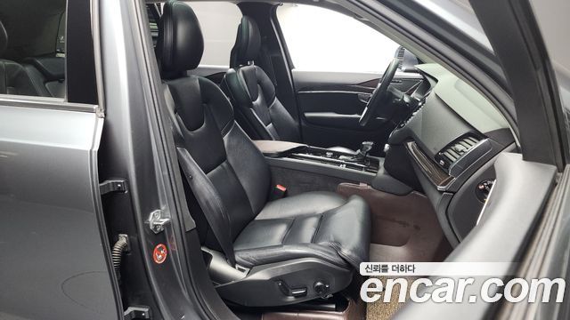 Volvo XC90 2018 — photo 11