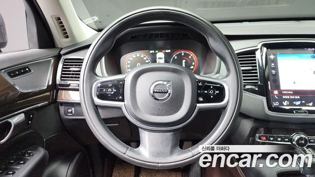 Volvo XC90 2018 — photo 13