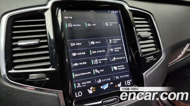 Volvo XC90 2018 — photo 16