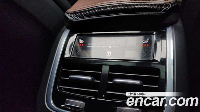 Volvo XC90 2018 — photo 19