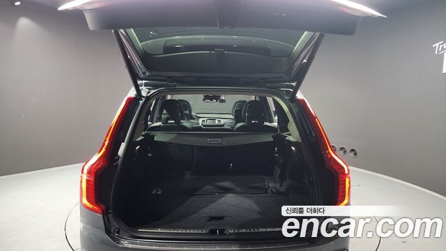 Volvo XC90 2018 — photo 20
