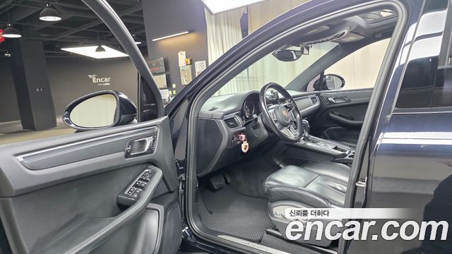 Porsche Macan 2015 — photo 12