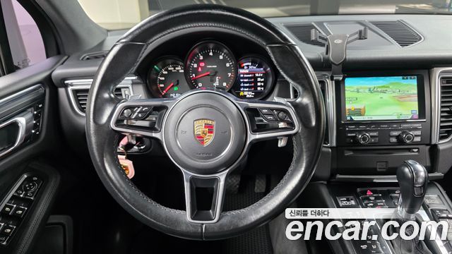 Porsche Macan 2015 — photo 14