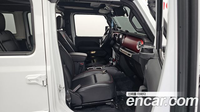 Jeep Wrangler 2023 — photo 11