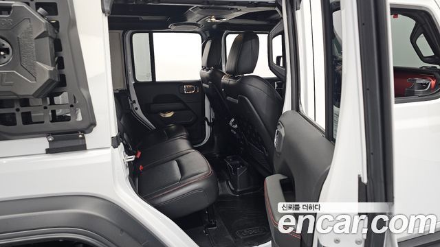 Jeep Wrangler 2023 — photo 12