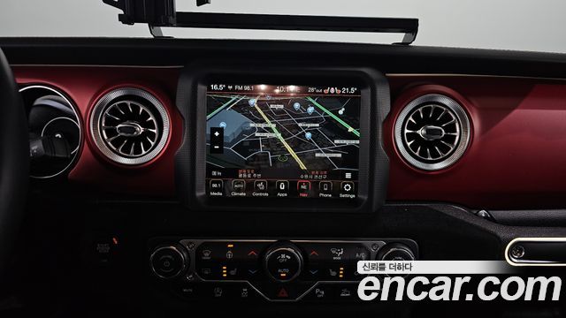 Jeep Wrangler 2023 — photo 14