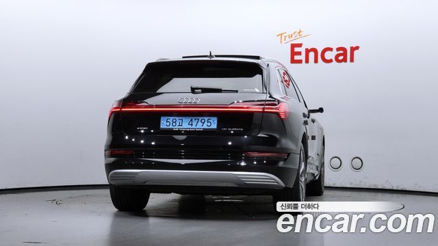 Audi e-tron 2020 — photo 4