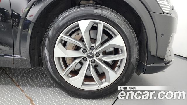 Audi e-tron 2020 — photo 5