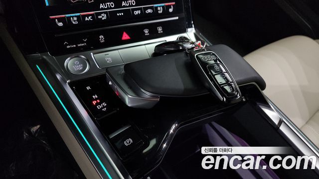 Audi e-tron 2020 — photo 9