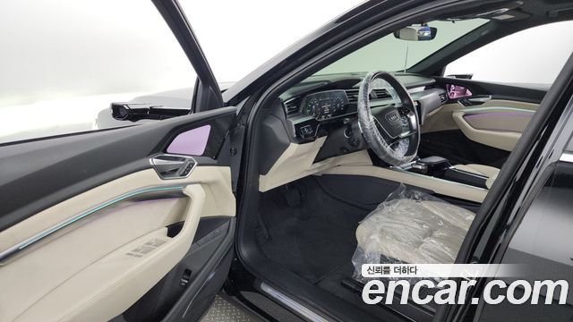Audi e-tron 2020 — photo 10