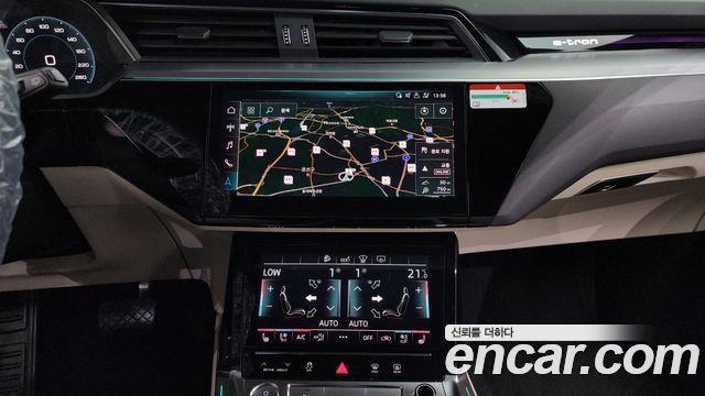 Audi e-tron 2020 — photo 14