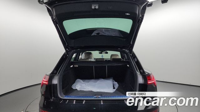 Audi e-tron 2020 — photo 20