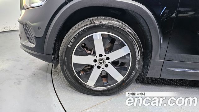 Mercedes-Benz GLB-Class 2020 — photo 5