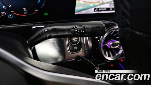 Mercedes-Benz GLB-Class 2020 — photo 9