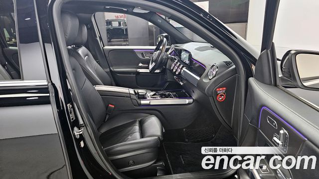 Mercedes-Benz GLB-Class 2020 — photo 10