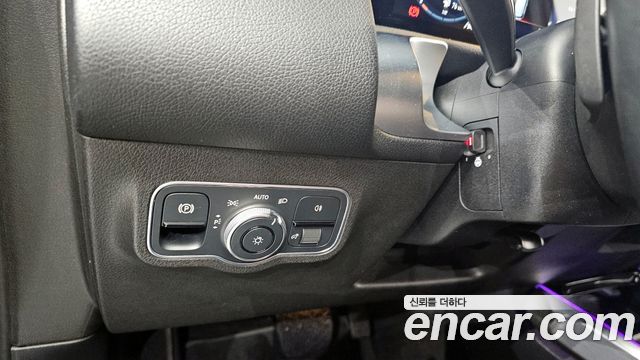 Mercedes-Benz GLB-Class 2020 — photo 17