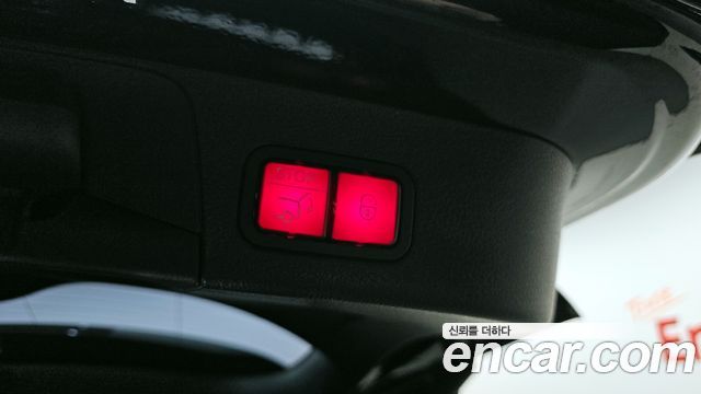 Mercedes-Benz GLB-Class 2020 — photo 20