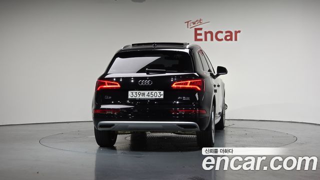 Audi Q5 2020 — photo 4