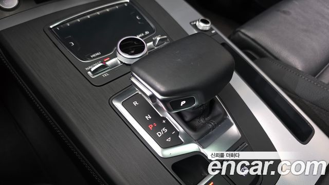 Audi Q5 2020 — photo 9