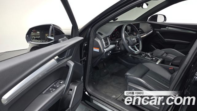 Audi Q5 2020 — photo 11