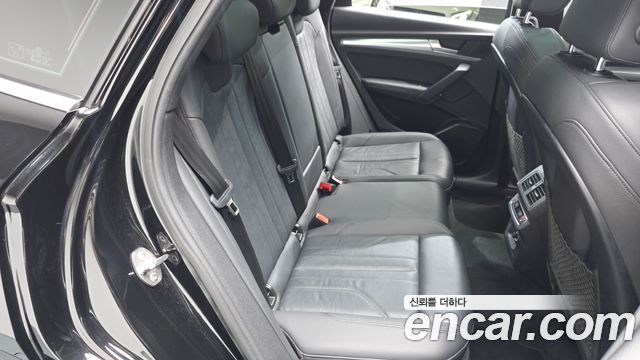Audi Q5 2020 — photo 12