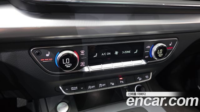 Audi Q5 2020 — photo 16