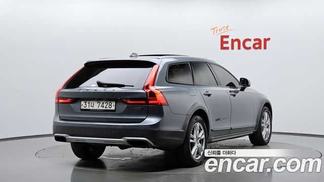 Volvo V90 2018 — photo 2