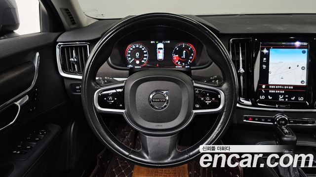 Volvo V90 2018 — photo 13