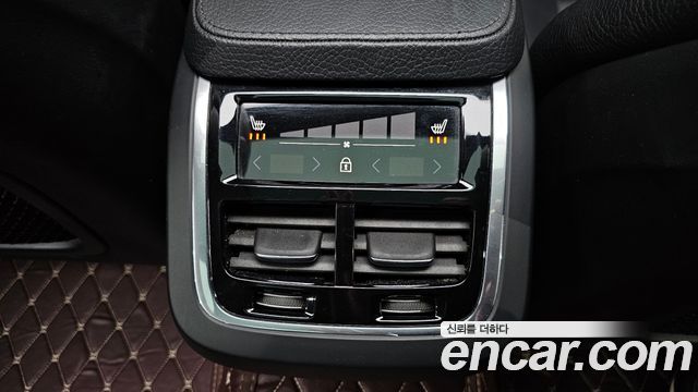 Volvo V90 2018 — photo 19