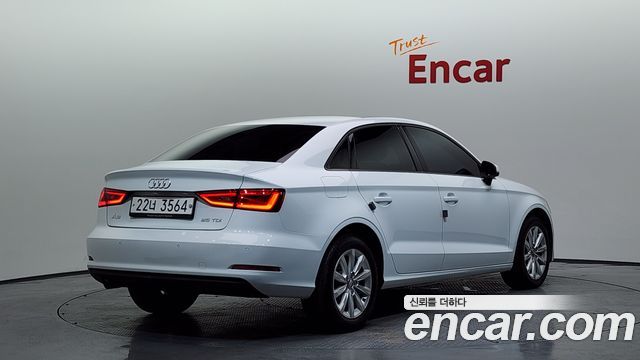 Audi A3 2015 — photo 2