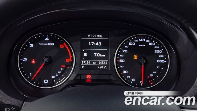 Audi A3 2015 — photo 8