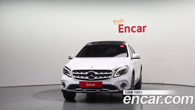 Mercedes-Benz GLA-Class 2018 — photo 3