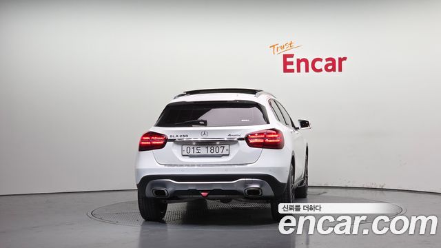 Mercedes-Benz GLA-Class 2018 — photo 4